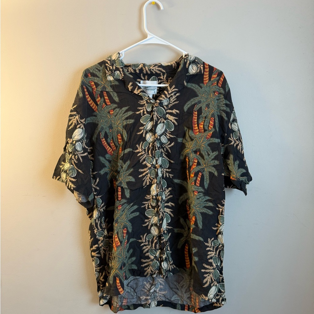 Diamond Head Vintage Black Tropical Button up vacation shirt!